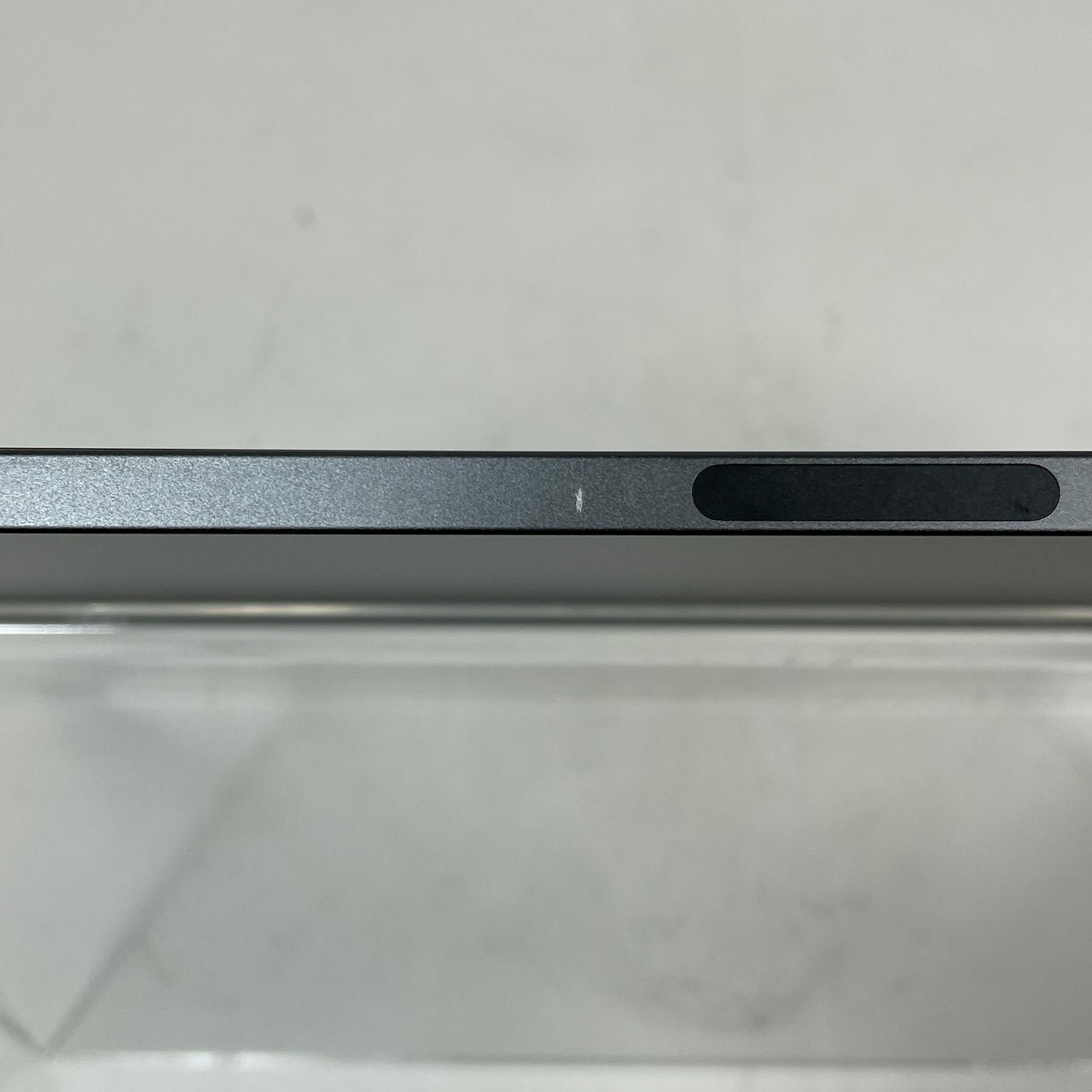 Factory Unlocked Apple iPad Air 5th Gen 64GB Space Gray MM6R3LL/A