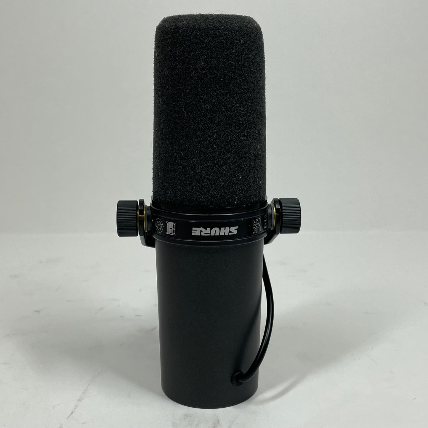 Shure SM7B 50 Hz to 20,000 Hz Cardioid Dynamic Microphone