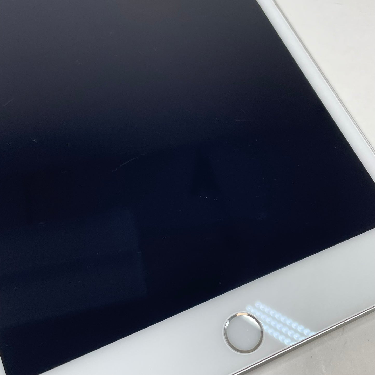 Unlocked Apple iPad Mini 5th Gen 256GB Silver MUXN2LL/A