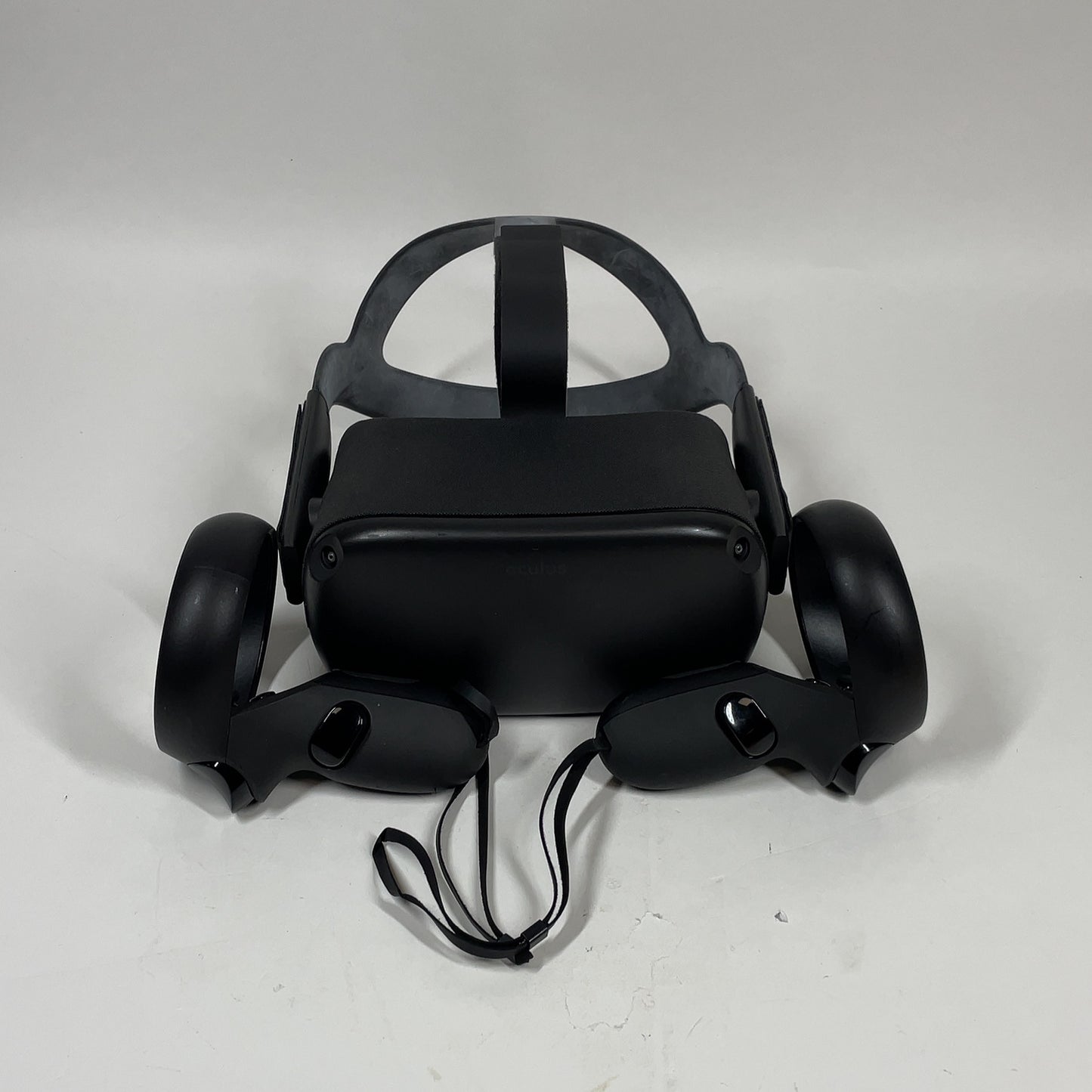 Oculus Quest 64GB Standalone All-in-One VR Headset MH-B