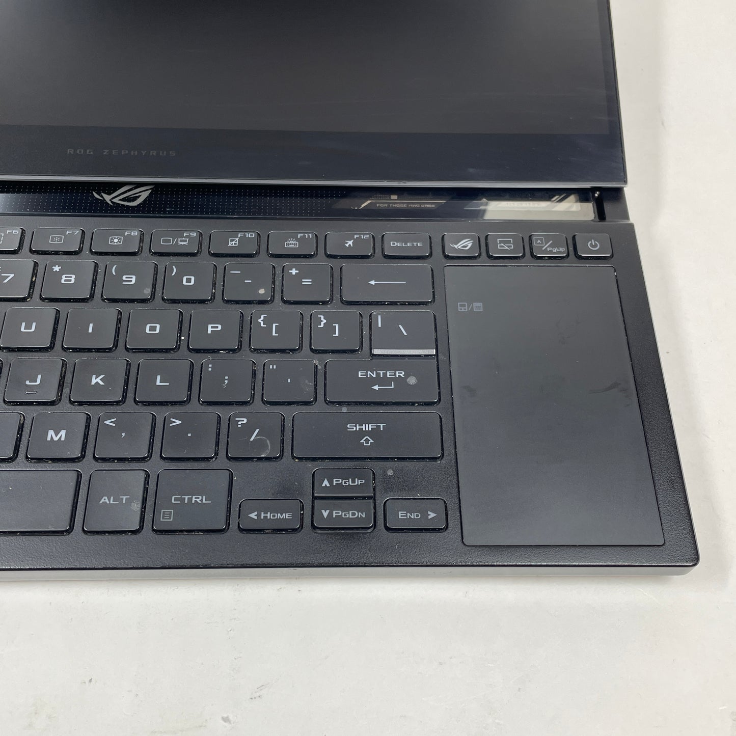 Asus ROG Zephyrus Duo 16 GX650 16" Ryzen 9 6900HX 3.3GHz 32GB RAM 1TB SSD GeForce RTX 3070 Ti