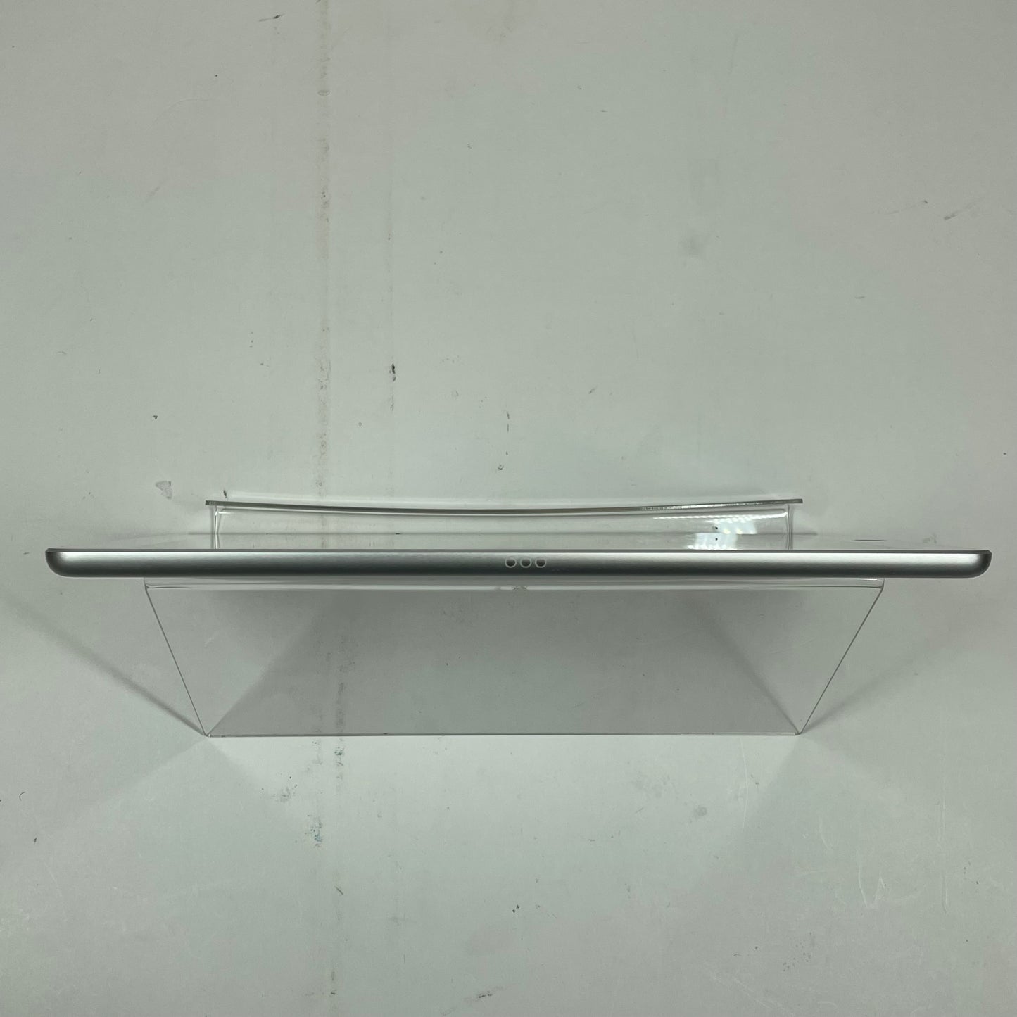 WiFi Only Apple iPad 7th Gen 32GB SILVER MW752LL/A