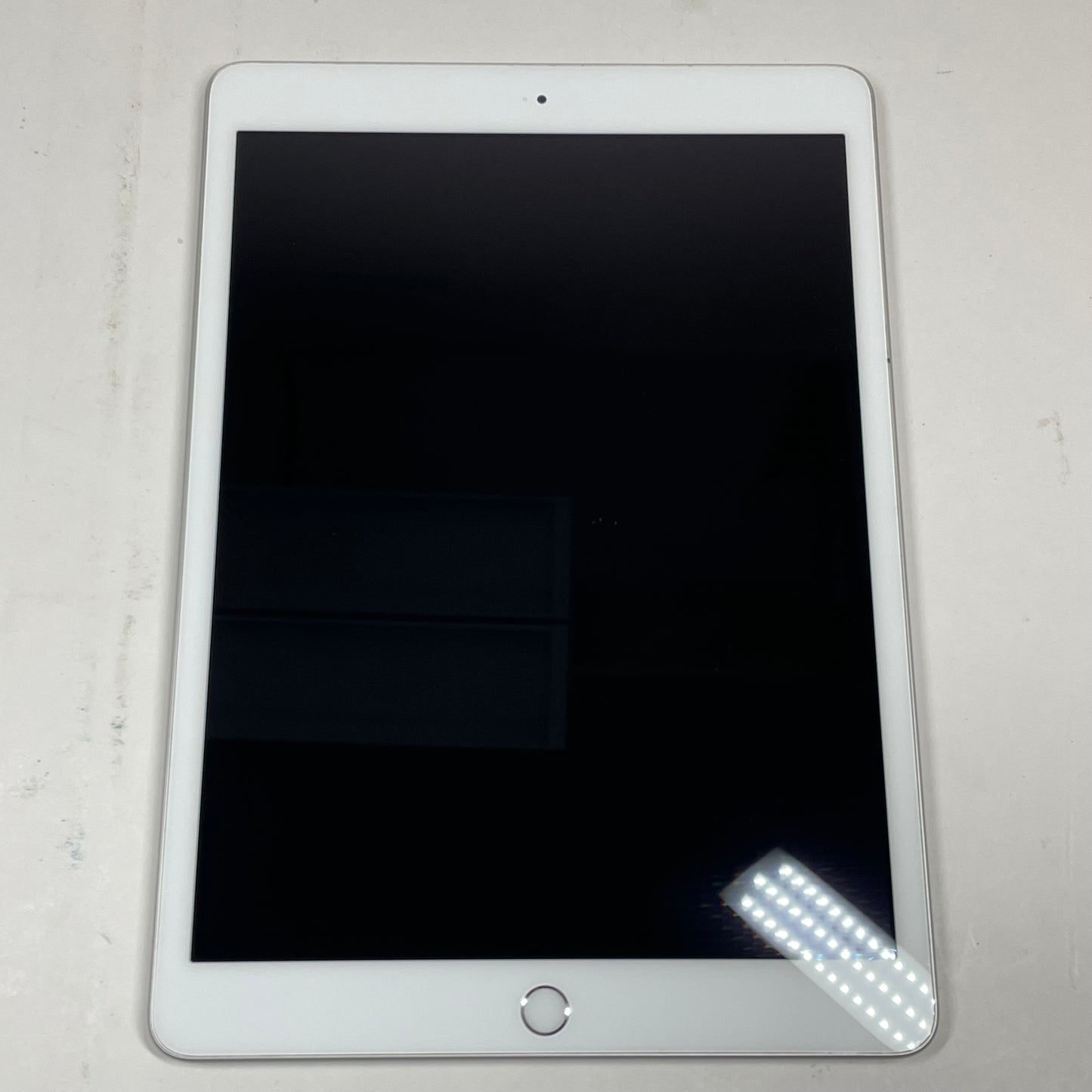 WiFi Only Apple iPad 7th Gen 32GB SILVER MW752LL/A