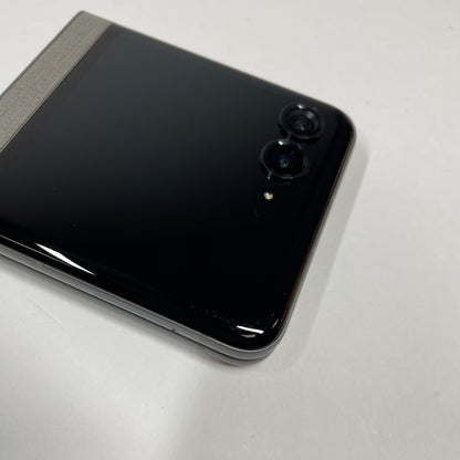 Motorola Razr 2026 PANTONE Hematite XT2657V