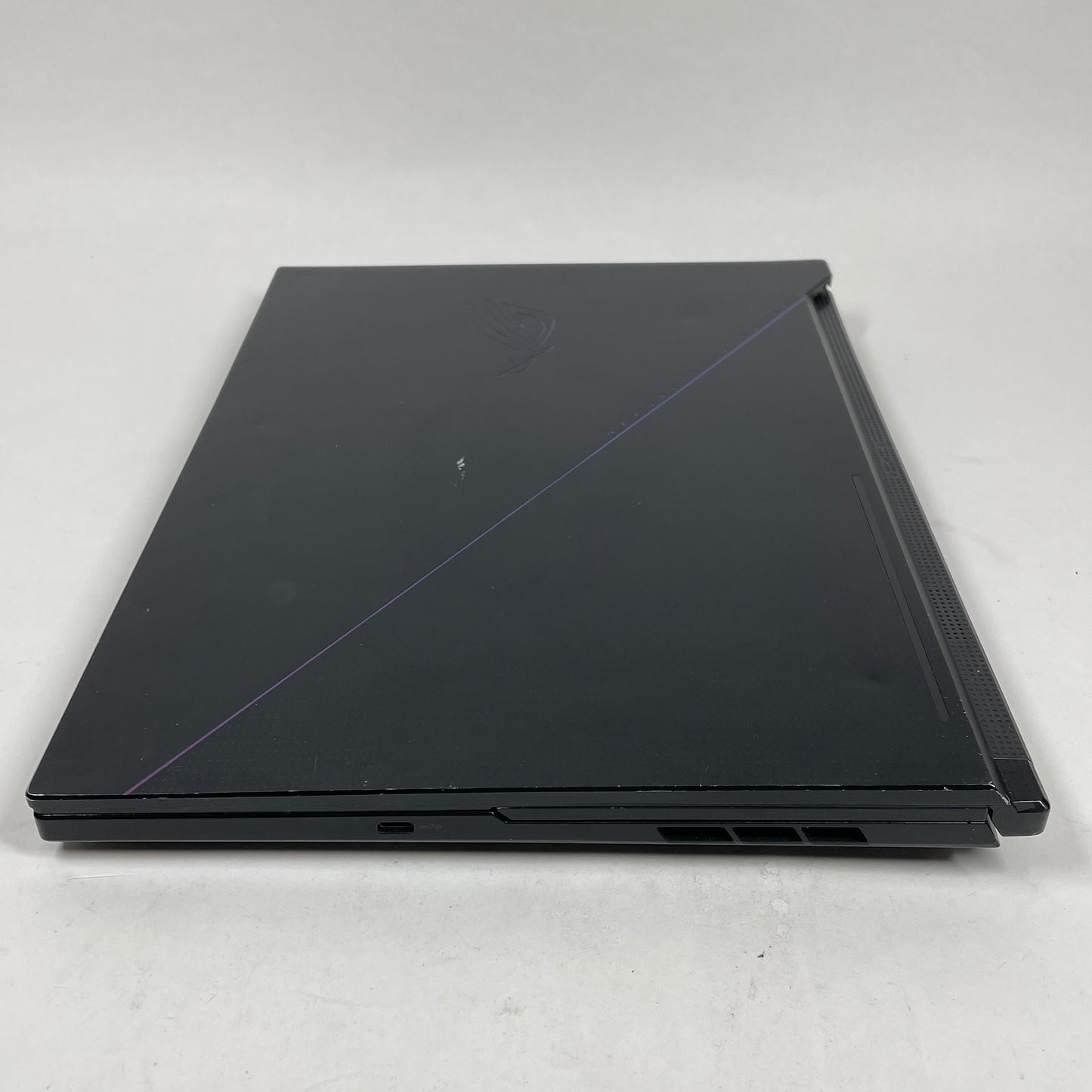 Asus ROG Zephyrus Duo 16 GX650 16" Ryzen 9 6900HX 3.3GHz 32GB RAM 1TB SSD GeForce RTX 3070 Ti