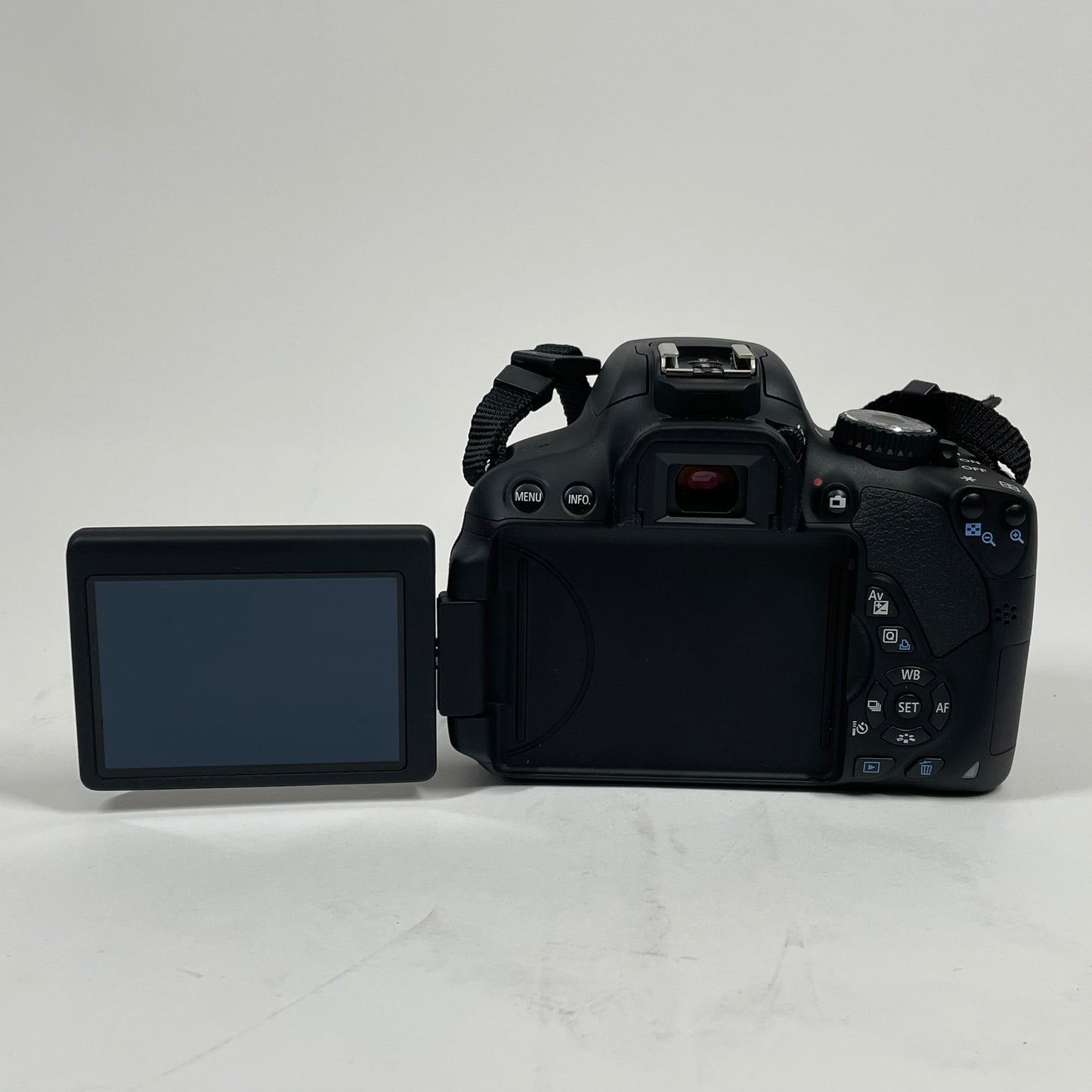 Canon Rebel T4i 18.0MP Digital DSLR Camera