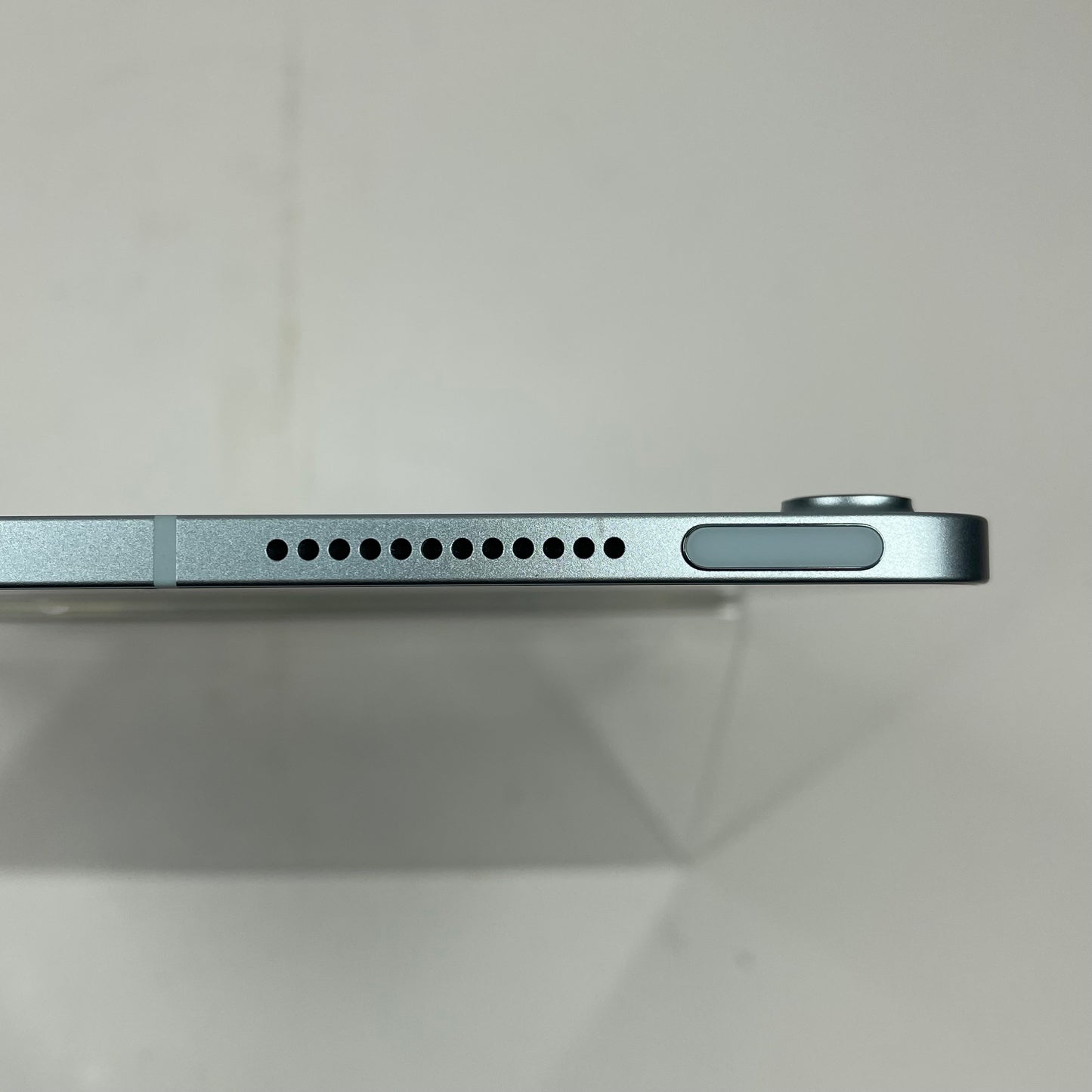 Unlocked Apple iPad Air 13" M3 1TB Blue MCJF4LL/A
