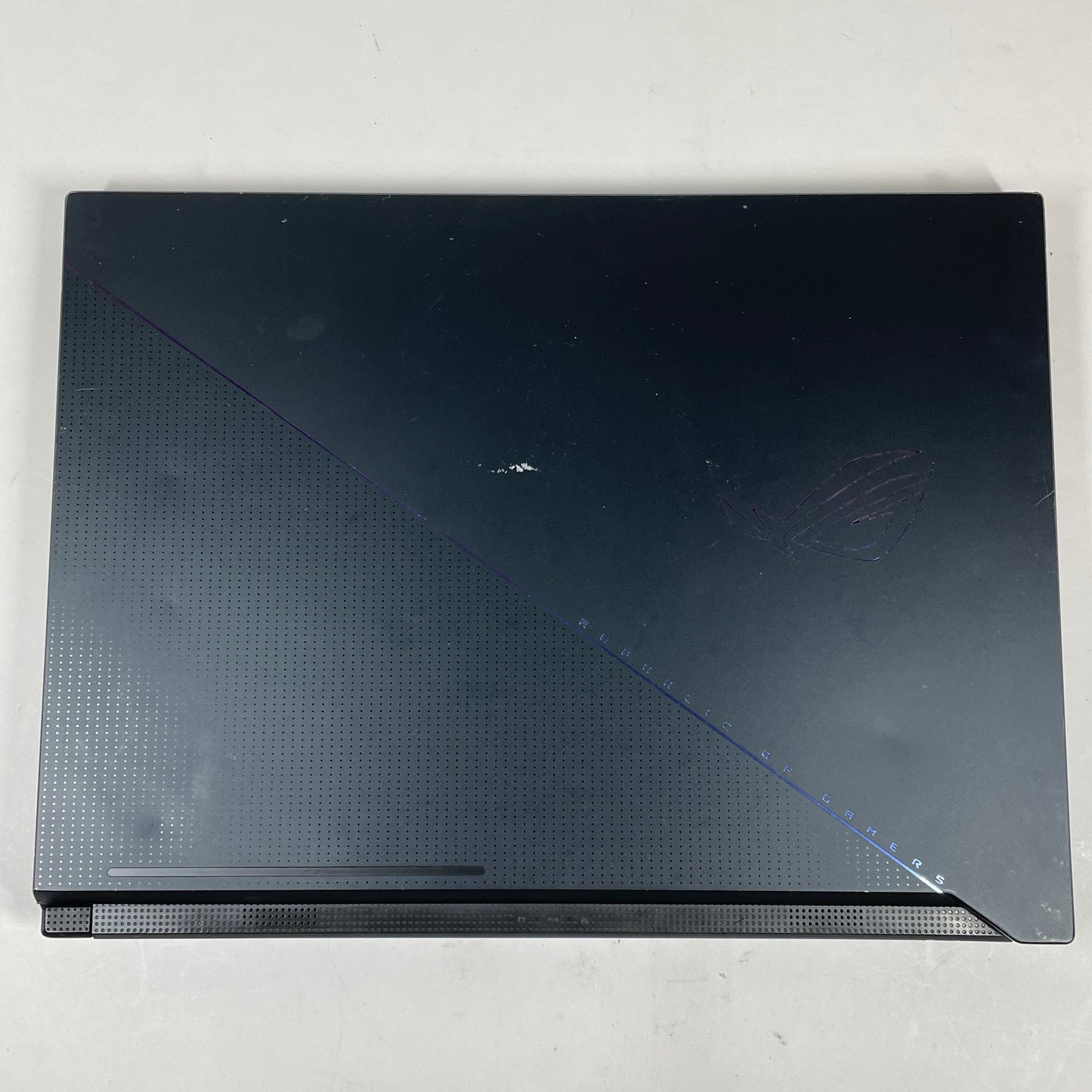 Asus ROG Zephyrus Duo 16 GX650 16" Ryzen 9 6900HX 3.3GHz 32GB RAM 1TB SSD GeForce RTX 3070 Ti