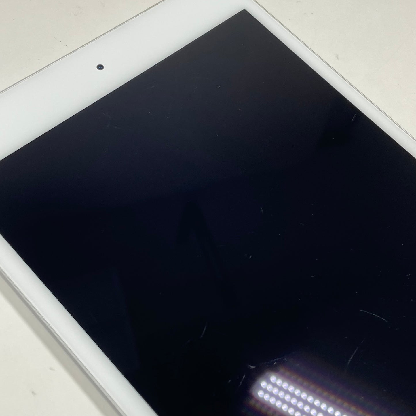 Unlocked Apple iPad Mini 5th Gen 256GB Silver MUXN2LL/A