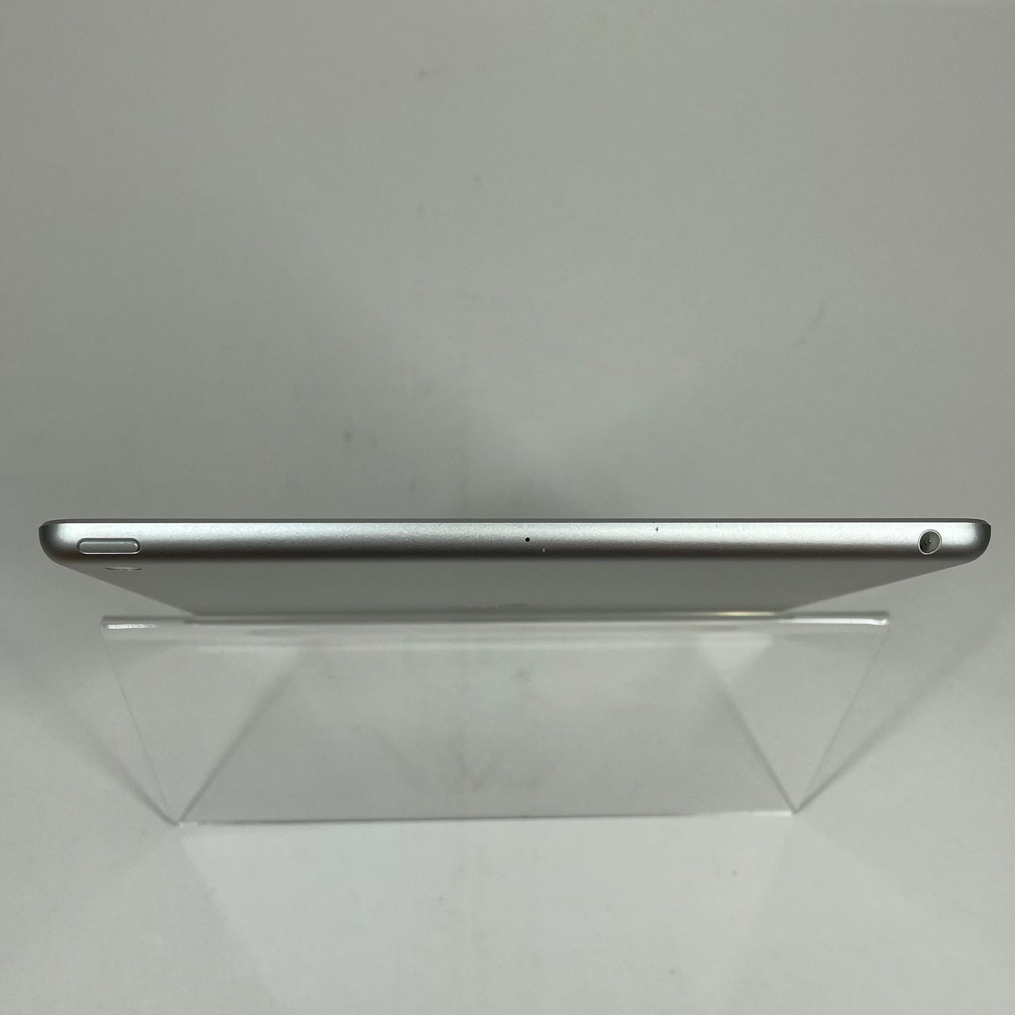 WiFi Only Apple iPad 8th Gen 128GB Silver MYLE2LL/A