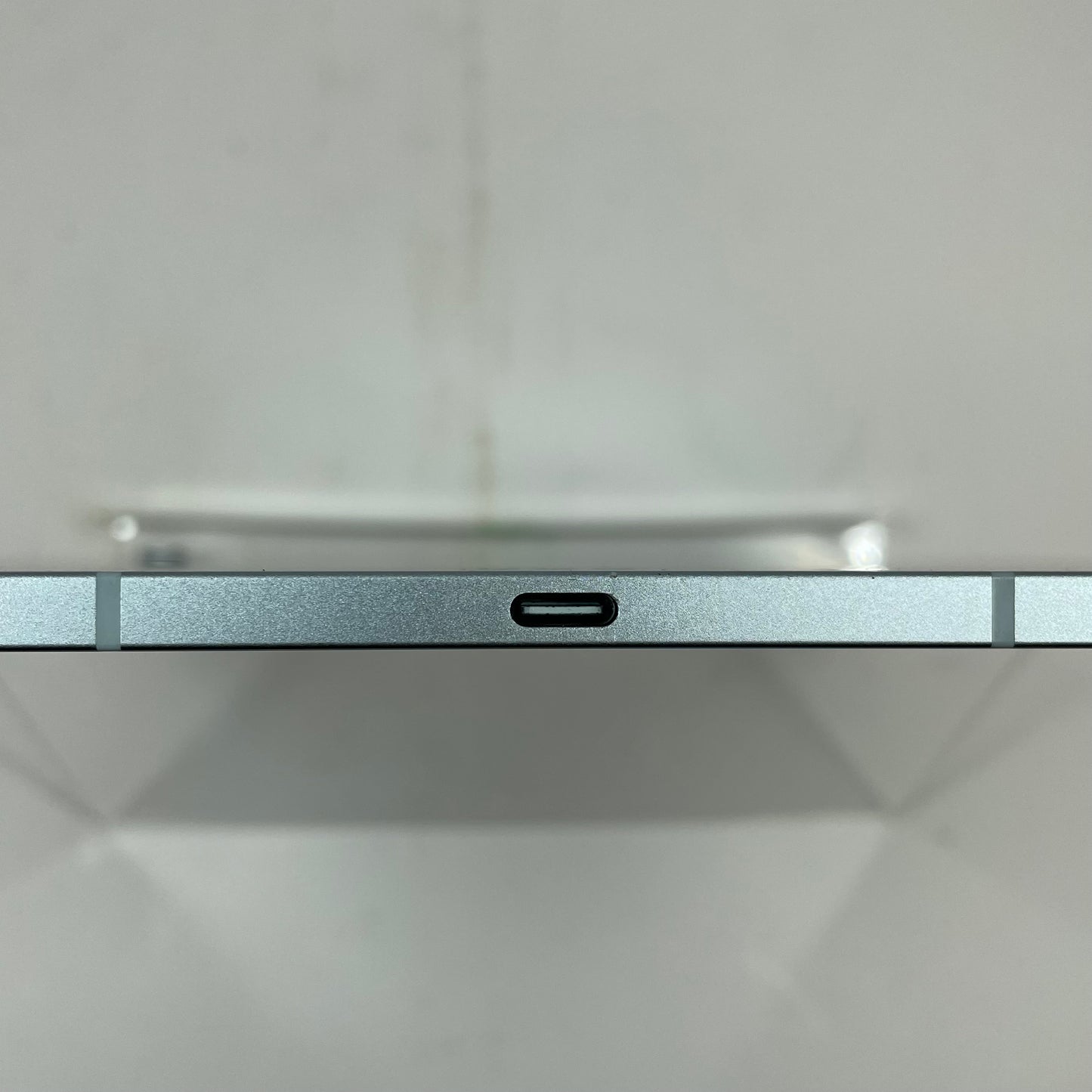 Unlocked Apple iPad Air 13" M3 1TB Blue MCJF4LL/A