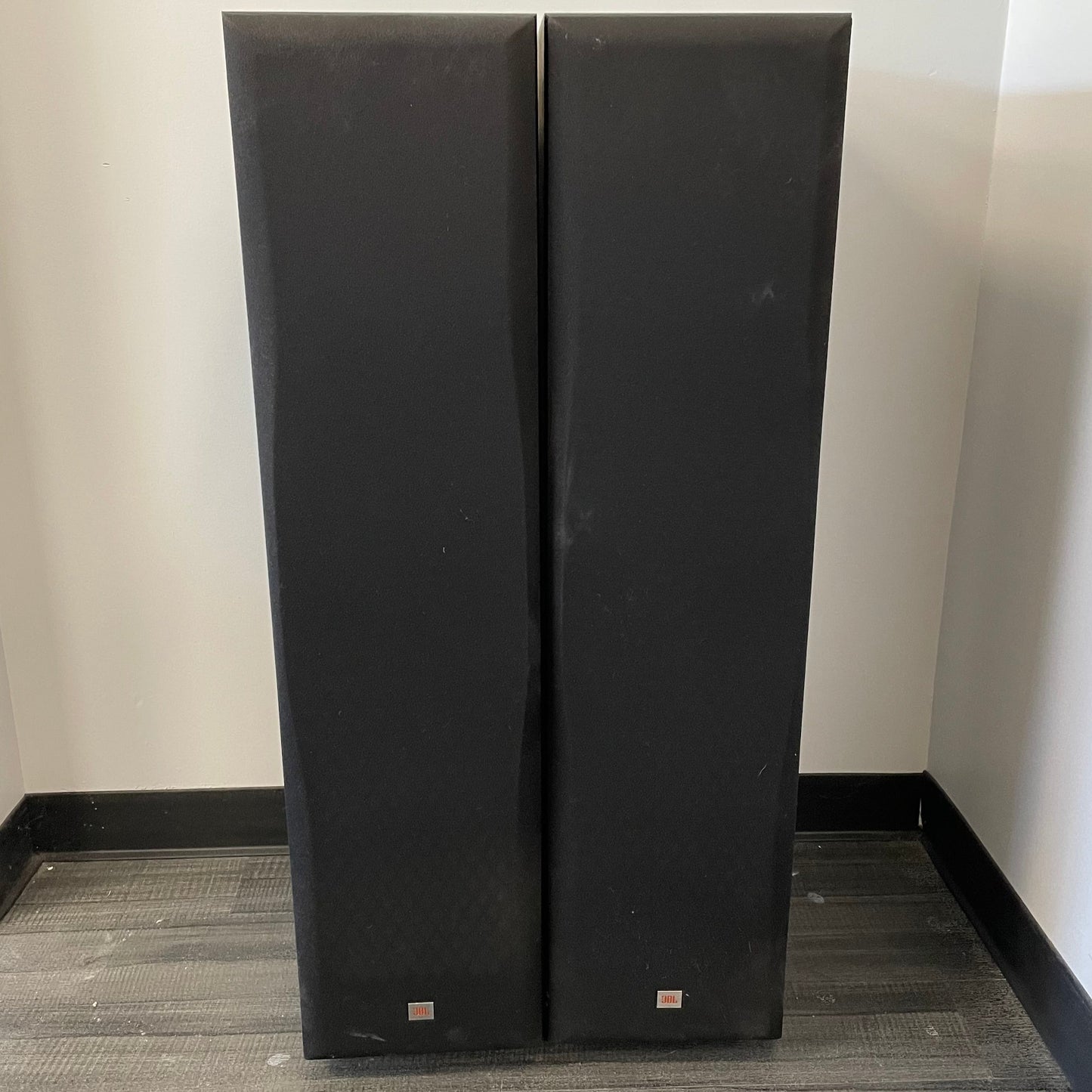 JBL Northridge E Series 3-Way, Dual 8" Floorstanding Loudspeakers E90